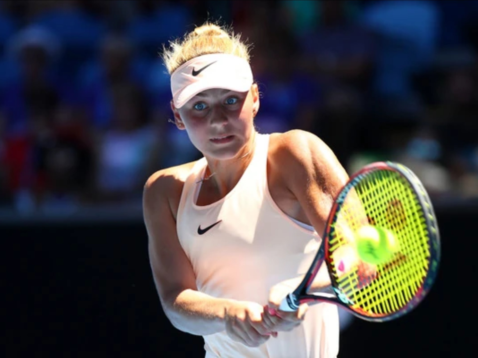 她以极快的 她以极快的